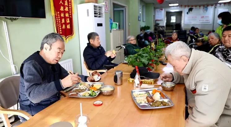 上海大众养老院电话多少，上海大众养老院价格咨询电话
