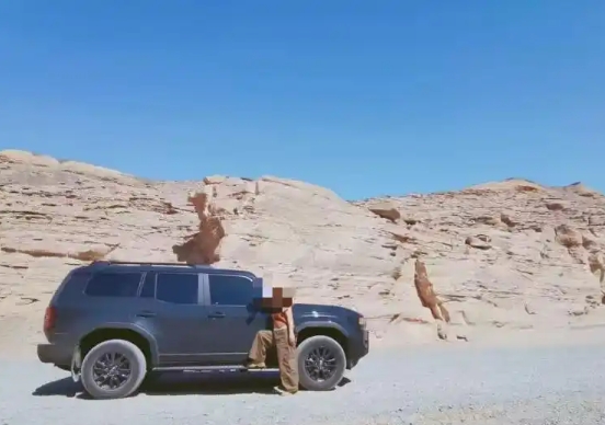 四川4名自驾游客误入青海冷湖无人区，其中2名六旬老人，被困2天后获救