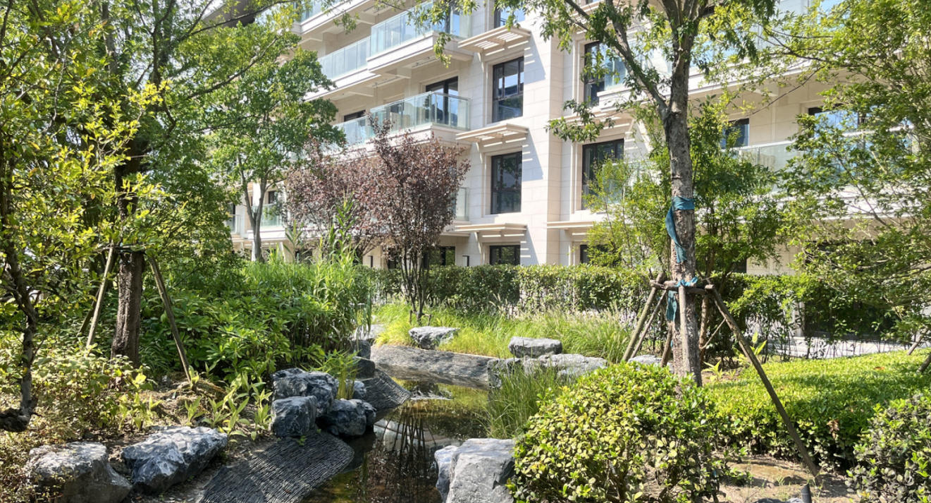 上海信澜天地C区澜溪康养公寓！地铁直达 + 10 万㎡园林，央企打造太安心，