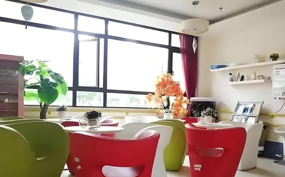 全龄医养24小时照护！周家渡养护院2025.11月收费价格+地址实图+预约专线